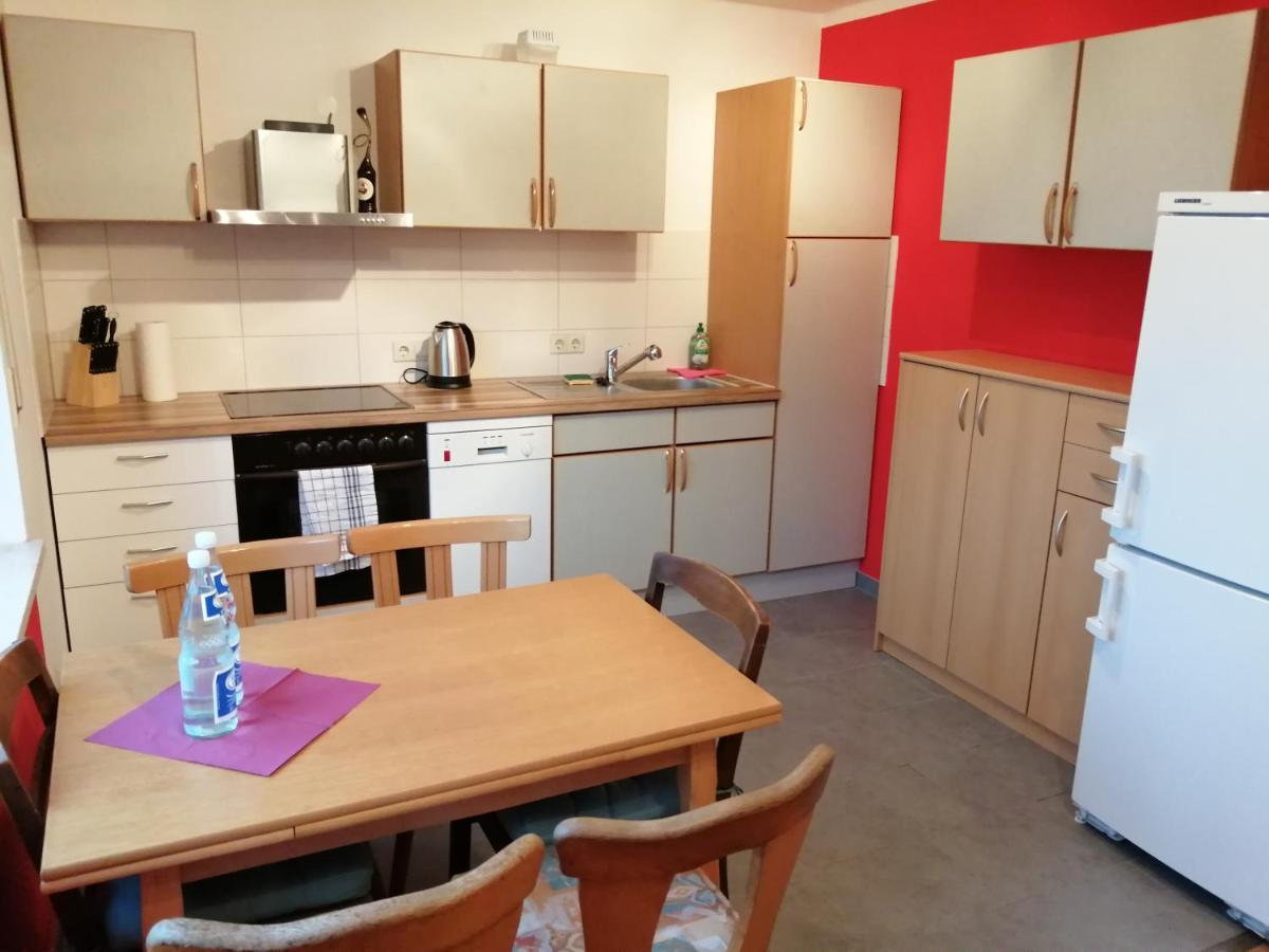 Moderne Ganze Ferienwohnung 1Km Zum Funpark Und Nur 15 Minuten Nach Nuernberg Цирндорф Екстер'єр фото