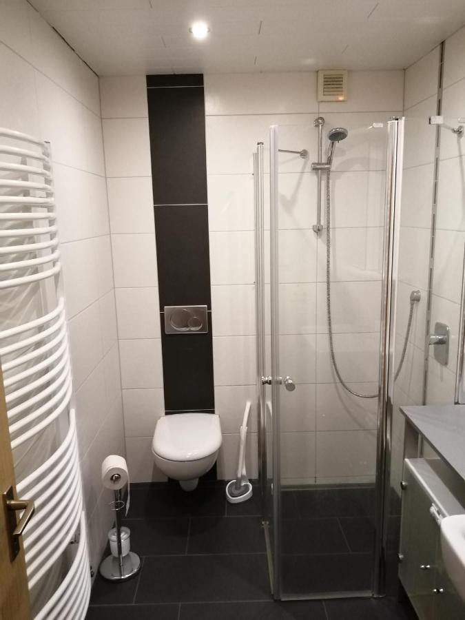 Moderne Ganze Ferienwohnung 1Km Zum Funpark Und Nur 15 Minuten Nach Nuernberg Цирндорф Екстер'єр фото